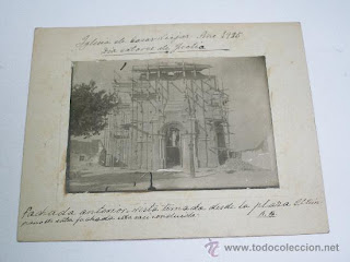 La construcción de la iglesia sobre la antigua ermita