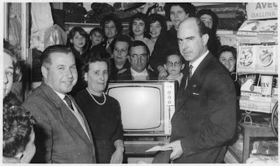 «Consumir menos, consumir mejor» y la sociedad tradicional benalupense. La llegada de la televisión