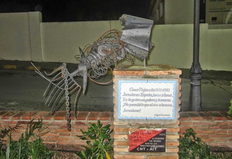 CASAS VIEJAS: MONUMENTO A LOS CAMPESINOS ASESINADOS  EN ENERO DE 1933. ATAQUES Y DIGNIFICACIÓN.