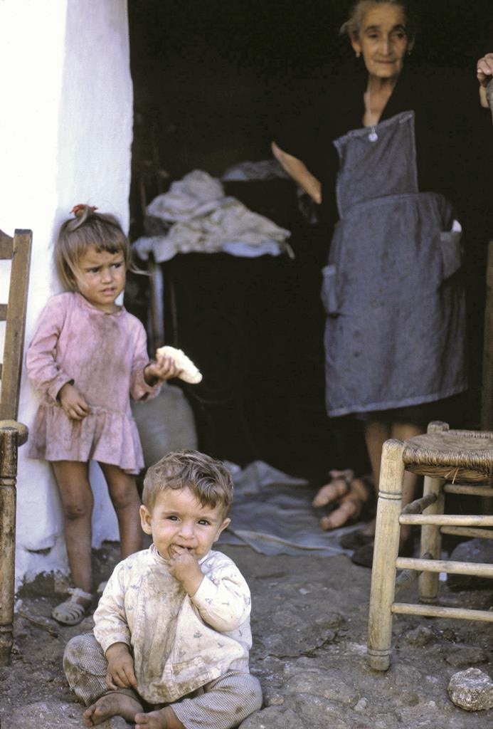 Los niños hombres. Abuela y nietos. 9