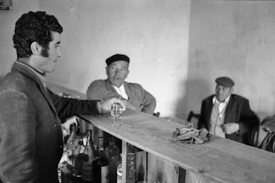 Al calor de la barra de un bar