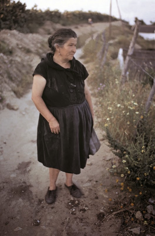 Mujeres las grandes olvidadas. Sobrevivir en tiempos revueltos. 16