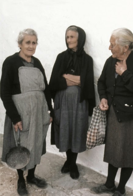 Mujeres las grandes olvidadas. Y el tiempo pasa. 18