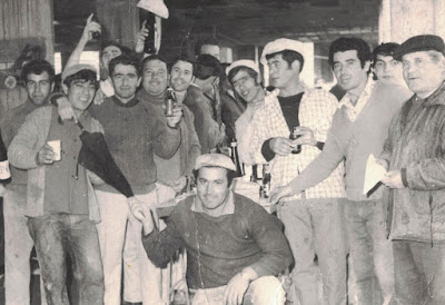 Los albañiles de Benalup-Casas Viejas. Las banderas y los techos. 6