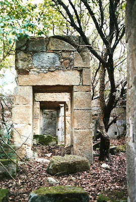 El Monasterio del Cuervo. El hermano Antonio y el tío Coronil. Y 6
