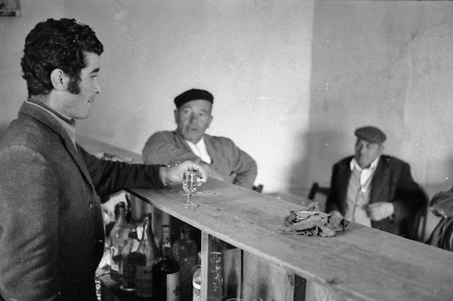 Los benalupenses de a pie durante el segundo franquismo. El cambio social. Los bares. 18