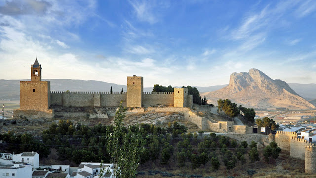 Viajar y leer:antídoto contra el fatalismo. Juan Eslava Galán. Leyendas y Tradiciones. El Sol de Antequera. 3
