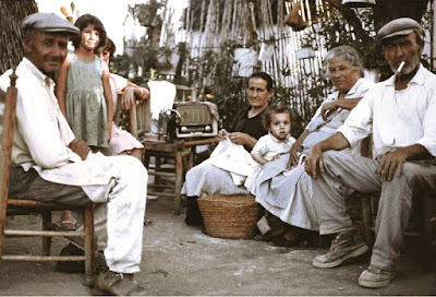 Las tradiciones se rebelan. Cosiendo que es gerundio. 71