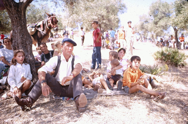 Casas Vilejas en el Smithsonian. Los pueblos vecinos. La romería de los Santos. 1