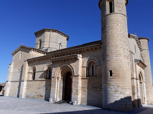 Leer y viajar antídoto contra el fatalismo. Juan Eslava Galán. Benalupenses por España. San Martín de Frómista.