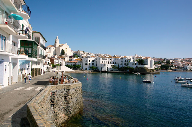 Leer y viajar antídoto contra el fatalismo. Eslava y Galán. Benalupenses en España. Cadaques.10