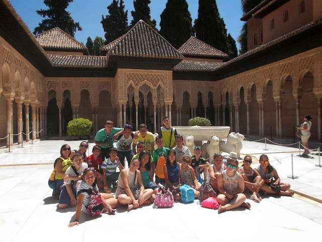 Leer y viajar antídoto contra el fatalismo. Eslava Galán. Benalupenses en España. La Alhambra. 5