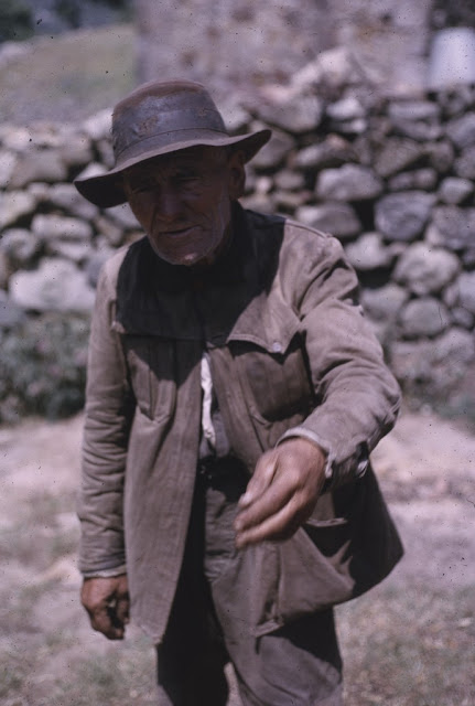 Investigaciones de Mintz. El tío Coronil