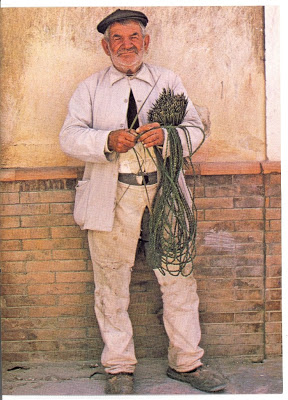 El Benalup de Sidonia de finales de los sesenta y principio de los setenta en los outtakes de Mintz. Los recursos naturales.La artesanía. 11