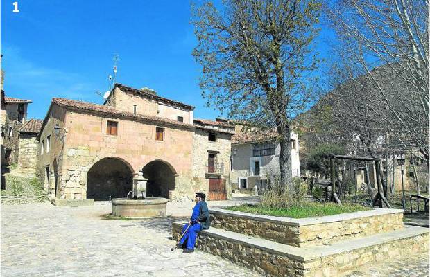 Leer y viajar antídoto contra el fatalismo. Eslava Galán. Curiosas coincidencias. Miravete de la Sierra.4